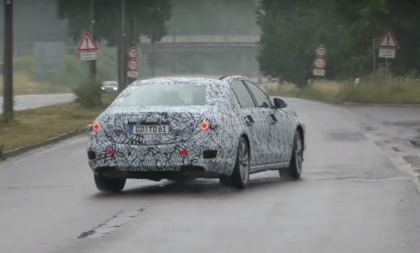 Тесты нового седана Mercedes-Benz S-Class 2020 запечатлели на видео