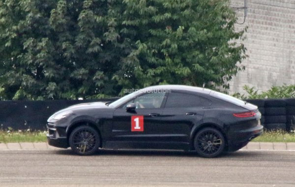 На тестах замечено новое кросс-купе Porsche Cayenne Coupe