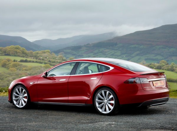 Власти Германии потребовали от владельцев Tesla Model S вернуть субсидии