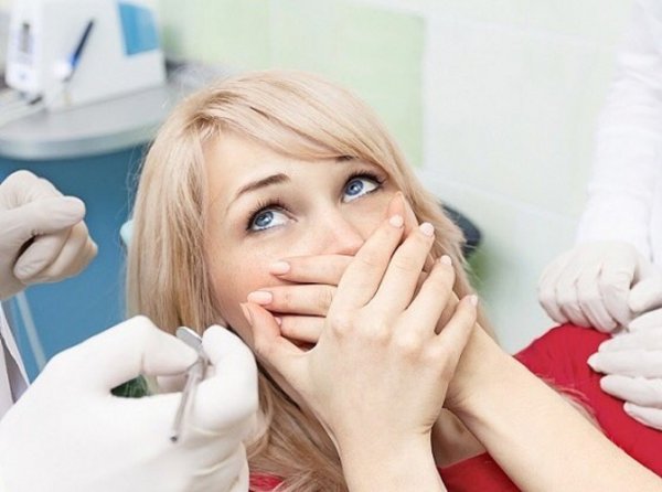 Ученые придумали безопасный и эффективный способ отбеливания зубов