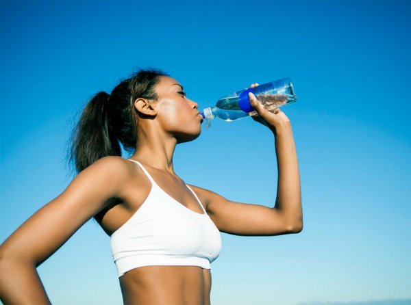 Ученые: Вода в бутылках менее полезна, чем вода из крана