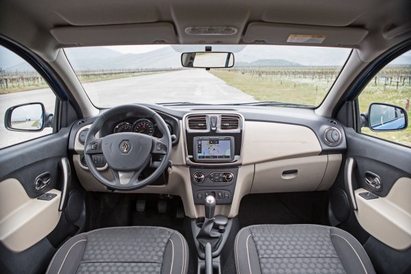 В России начались продажи обновленных Renault Logan и Sandero