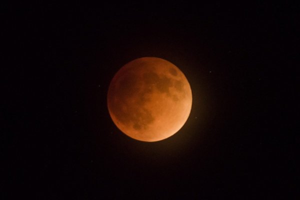 Астрологи запрещают заниматься сексом в день кровавой Луны 27 июля