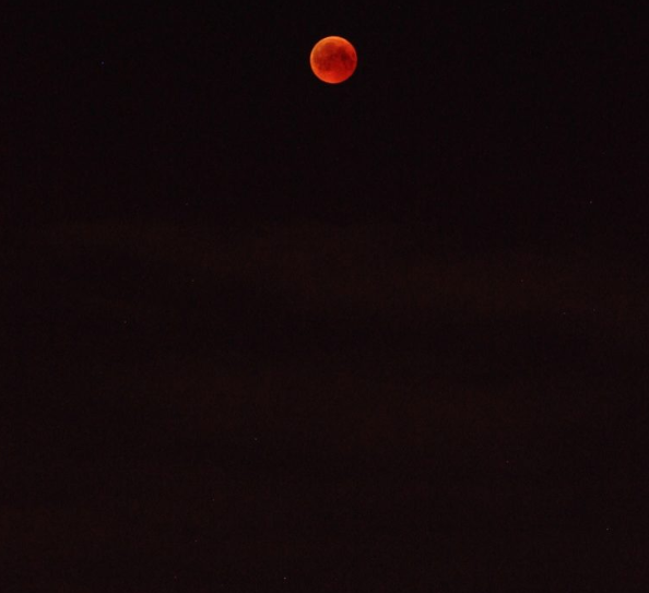 Воронежский астрофотограф показал невероятные снимки кровавой Луны