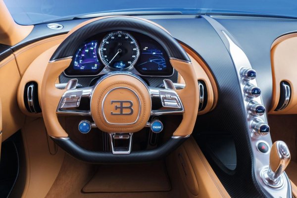 Представлено видео с новым гиперкаром Bugatti за 5 млн евро