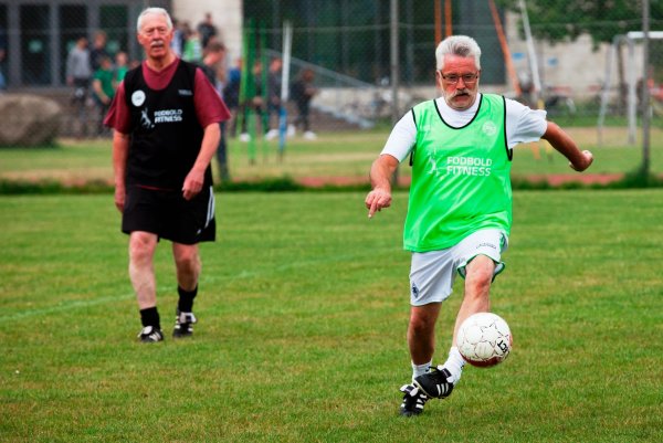 Ученые: Игра в футбол оздоровила кости пожилых людей