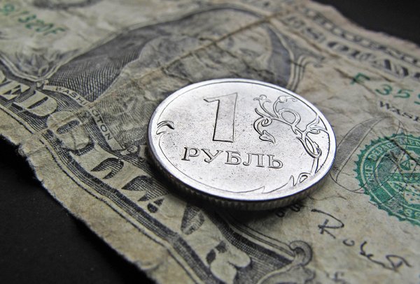 Финансисты обещают укрепление рубля к концу года