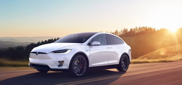 Электромобили Tesla получат режим «вечеринки»