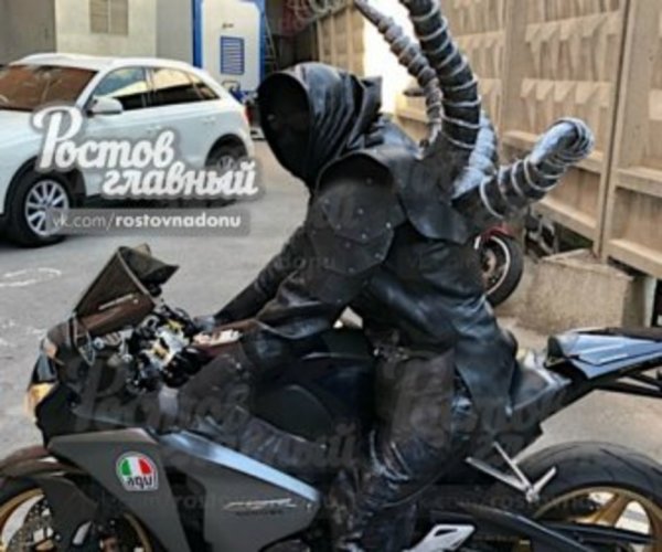 В Ростове замечен инопланетный мотоциклист