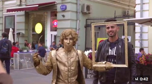 В российской столице можно сделать фото с живыми статуями