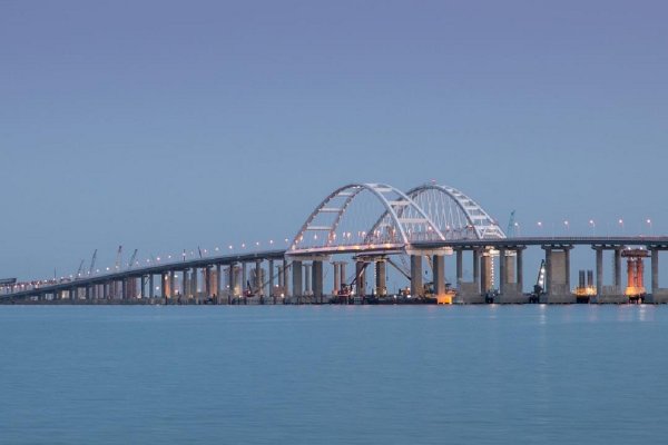 «Строго по графику»: Обнародована дата сдачи железнодорожной части Крымского моста