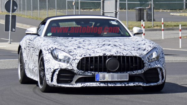 Обновленный родстер Mercedes-AMG GT R проходит дорожные тесты на Нюрбургринге