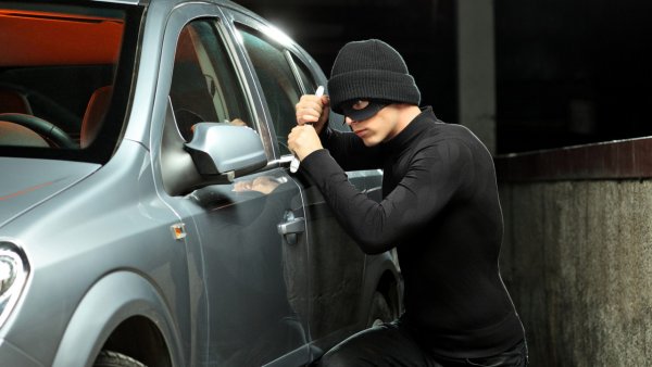 «Бьют стёкла и забирают документы»: На М4 «Дон» участились дерзкие грабежи автомобилей