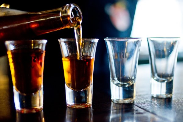 В Минздраве советуют каждый год повышать акцизы на спиртное и сигареты