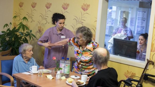 Пенсионеры Ростова рассказали о нелегких условиях обитания в доме престарелых