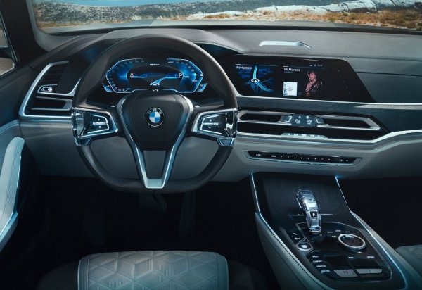Тизерное изображение будущего флагмана BMW X7 опубликовали в сети