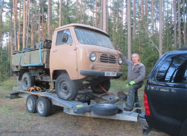 В Эстонии восстановили старинный УАЗ-450Д