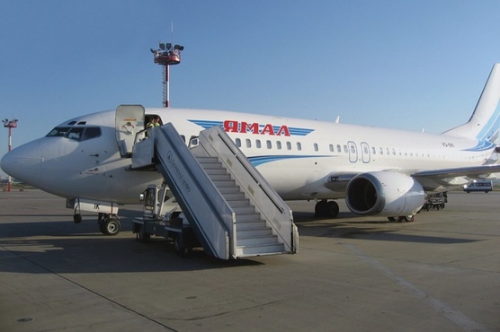 Из-за сигнала автоматики самолет Салехард - Надым был вынужден вернуться в аэропорт