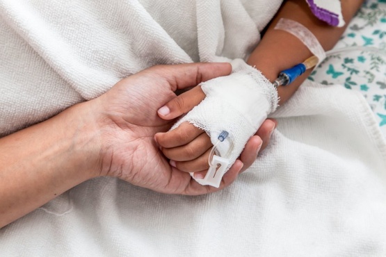В Тюмени маленький ребенок скончался во время ингаляции: проводится проверка
