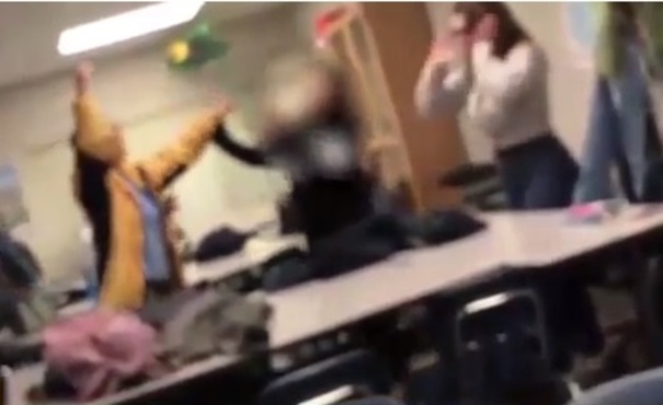 Учительница насильно побрила школьника на глазах у одноклассников